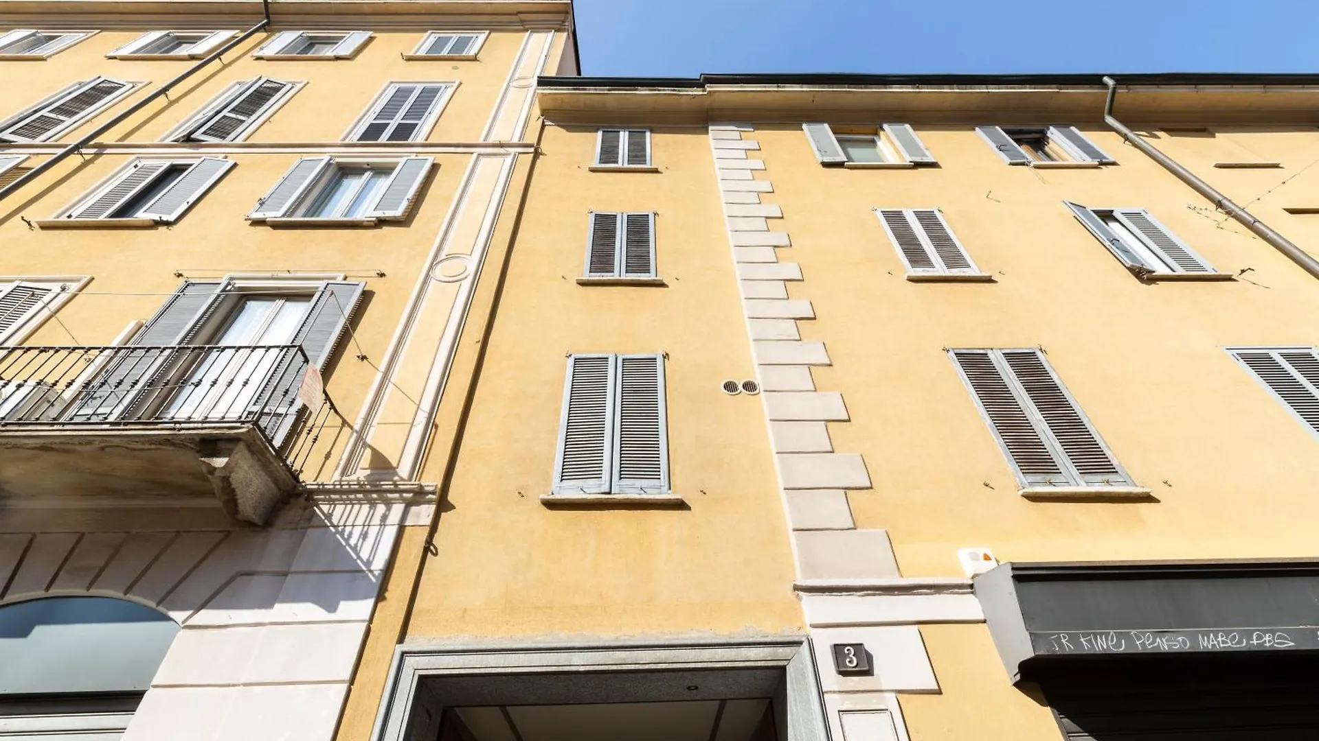 Frisi Di Porta Venezia Apartment Milan Italy